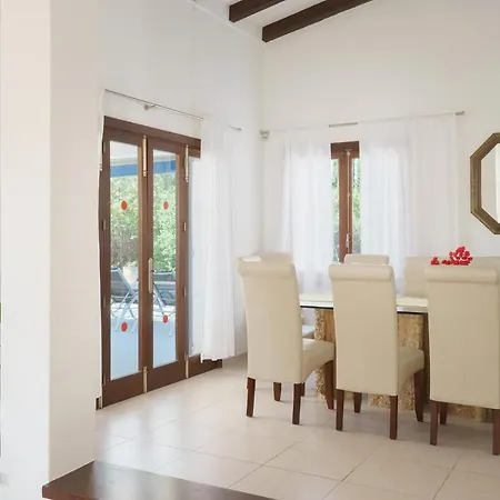 Playa Villa *